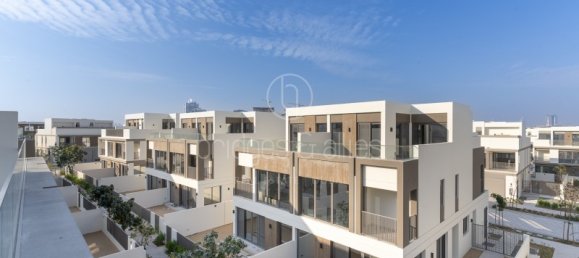 Villa de 4 dormitorios en Dubai, UAE No. 65644 2