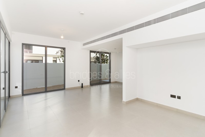 Villa de 4 dormitorios en Dubai, UAE No. 65644