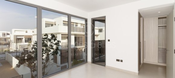 Villa de 4 dormitorios en Dubai, UAE No. 65644 23