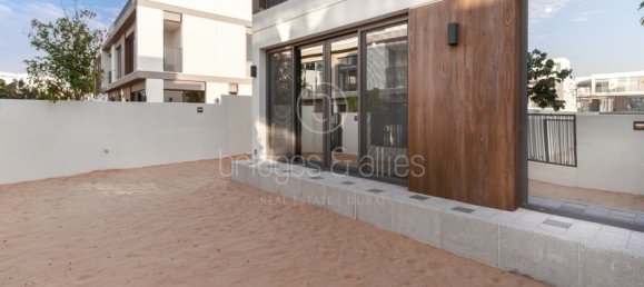 Villa de 4 dormitorios en Dubai, UAE No. 65644 9