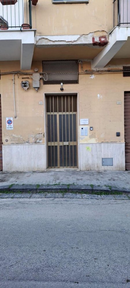4-salle Appartement à Agrigento, Italy No. 275576