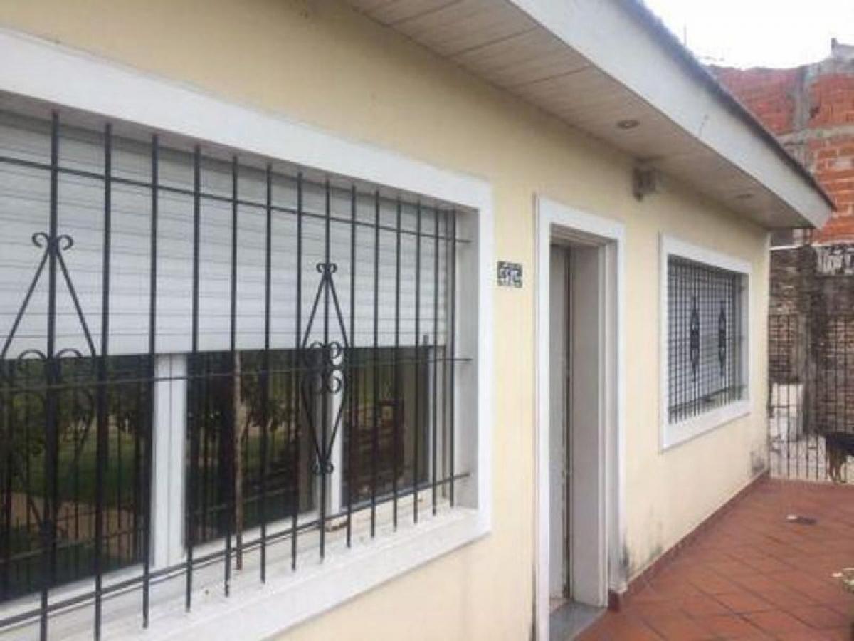 3 bedrooms House in Moreno, Argentina No. 85816