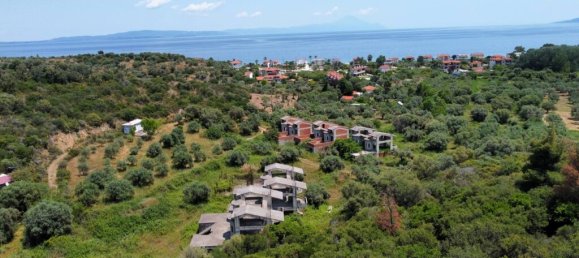 Здание с 10 комнатами в Халкидики, Центральная Македония, Македония и Фракия, Греция № 93505 5