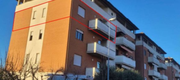 4 Schlafzimmer Wohnung in Foligno, Italy, Nr. 370794 16