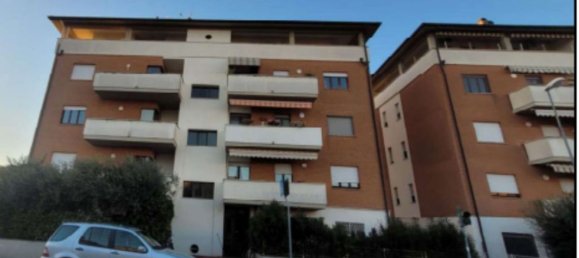4 Schlafzimmer Wohnung in Foligno, Italy, Nr. 370794 3
