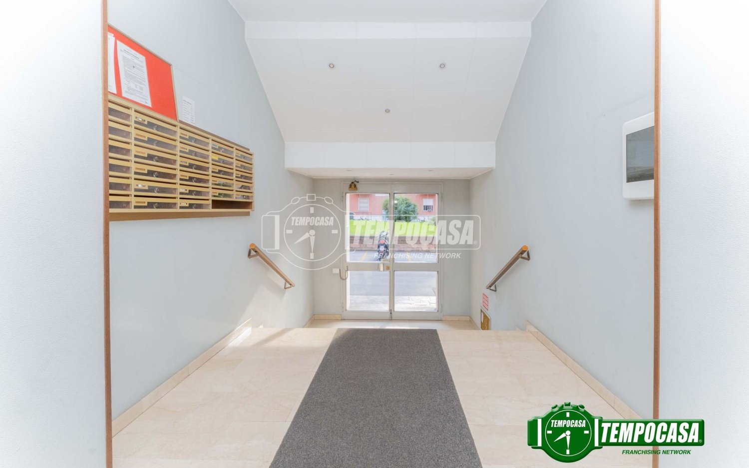 2 rooms Apartment in Milan, Italy No. 258141