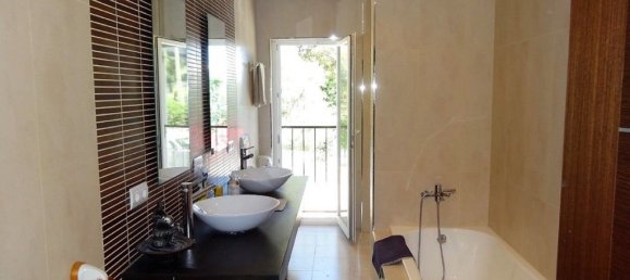 4 bedrooms House in Palmanova, Spain No. 82394 6