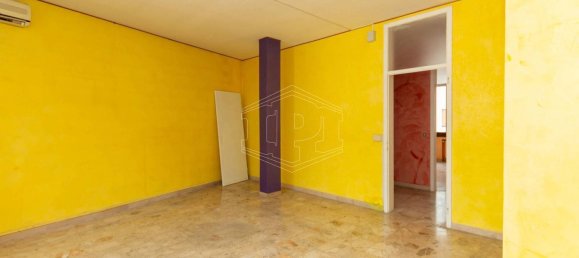 100m² Office in Padua, Italy No. 145178 9
