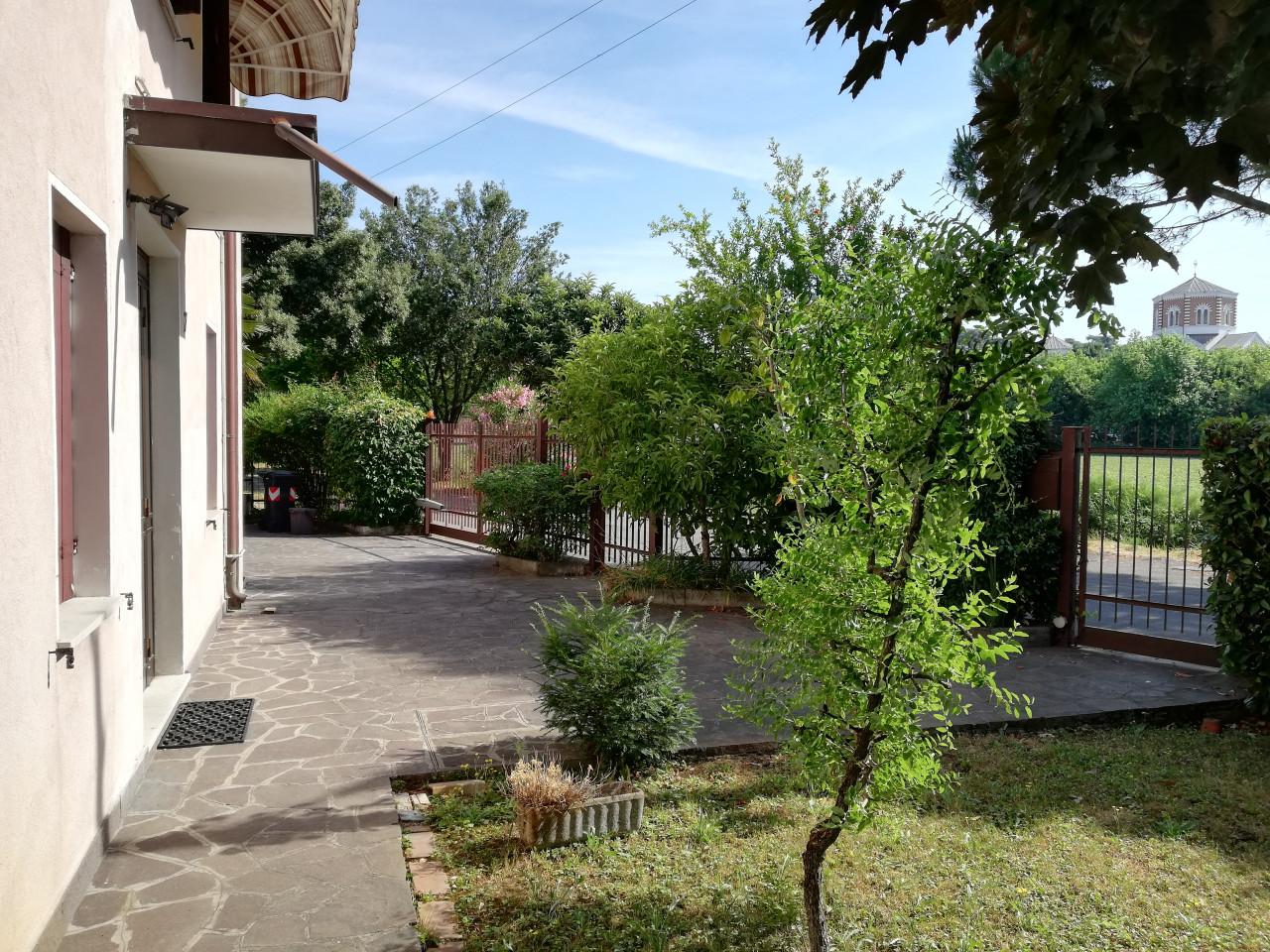 5 rooms Villa in Montegrotto Terme, Italy No. 37514
