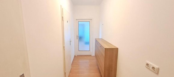 3-salle Appartement à St. Polten, Austria No. 234220 4