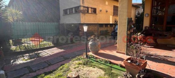 5 rooms Villa in Campi Bisenzio, Italy No. 13008 3