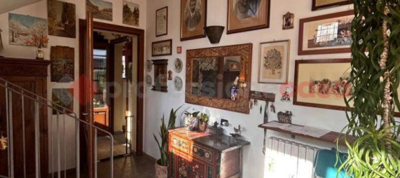 5 rooms Villa in Campi Bisenzio, Italy No. 13008 5