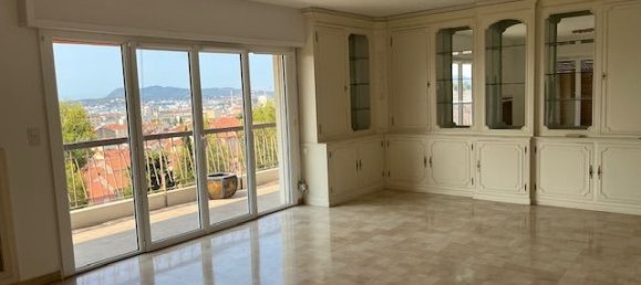 3 bedrooms Apartment in Toulon, France No. 318674 2