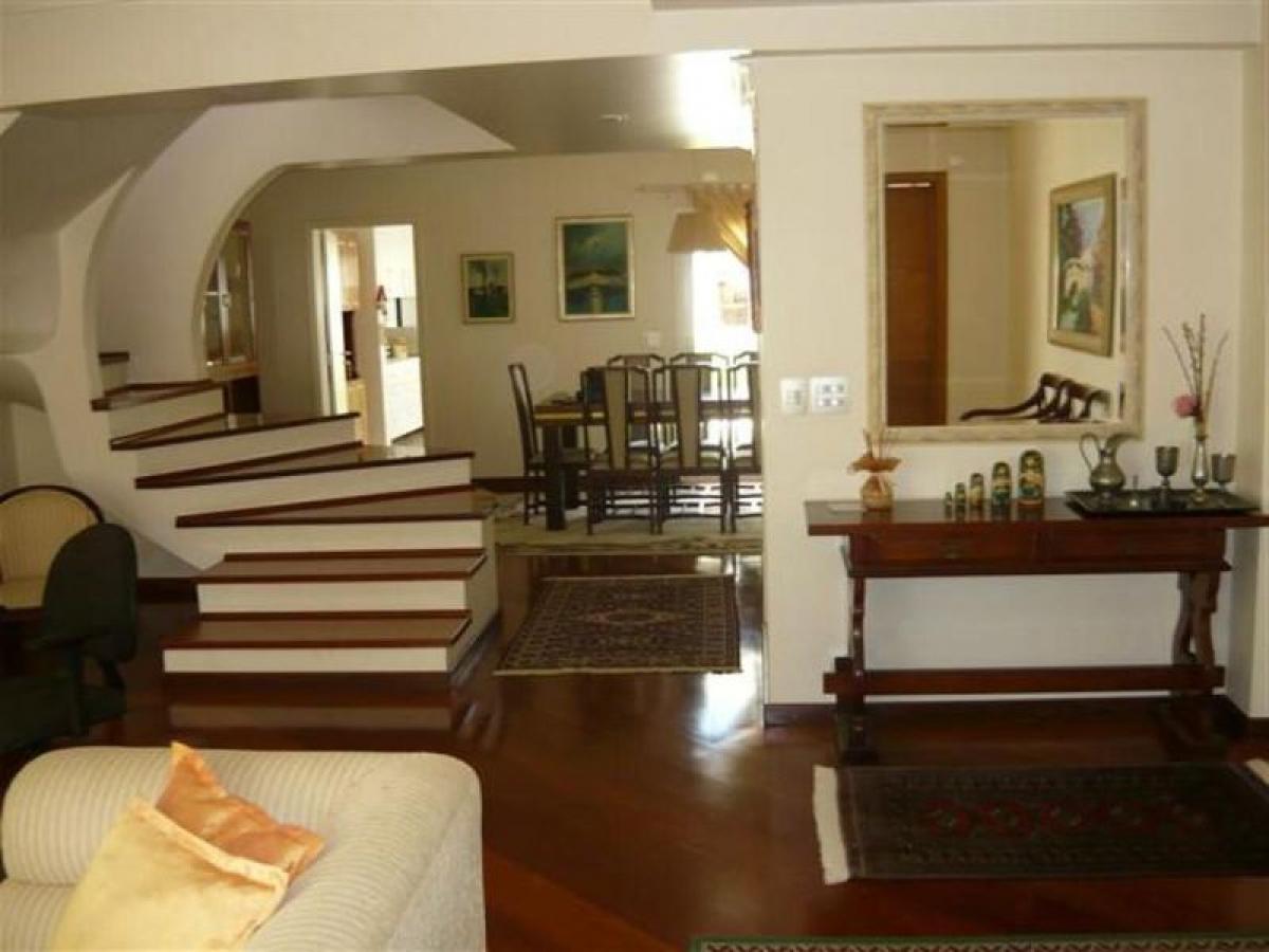 Casa de 3 dormitorios en Sao Paulo, Brazil No. 490103