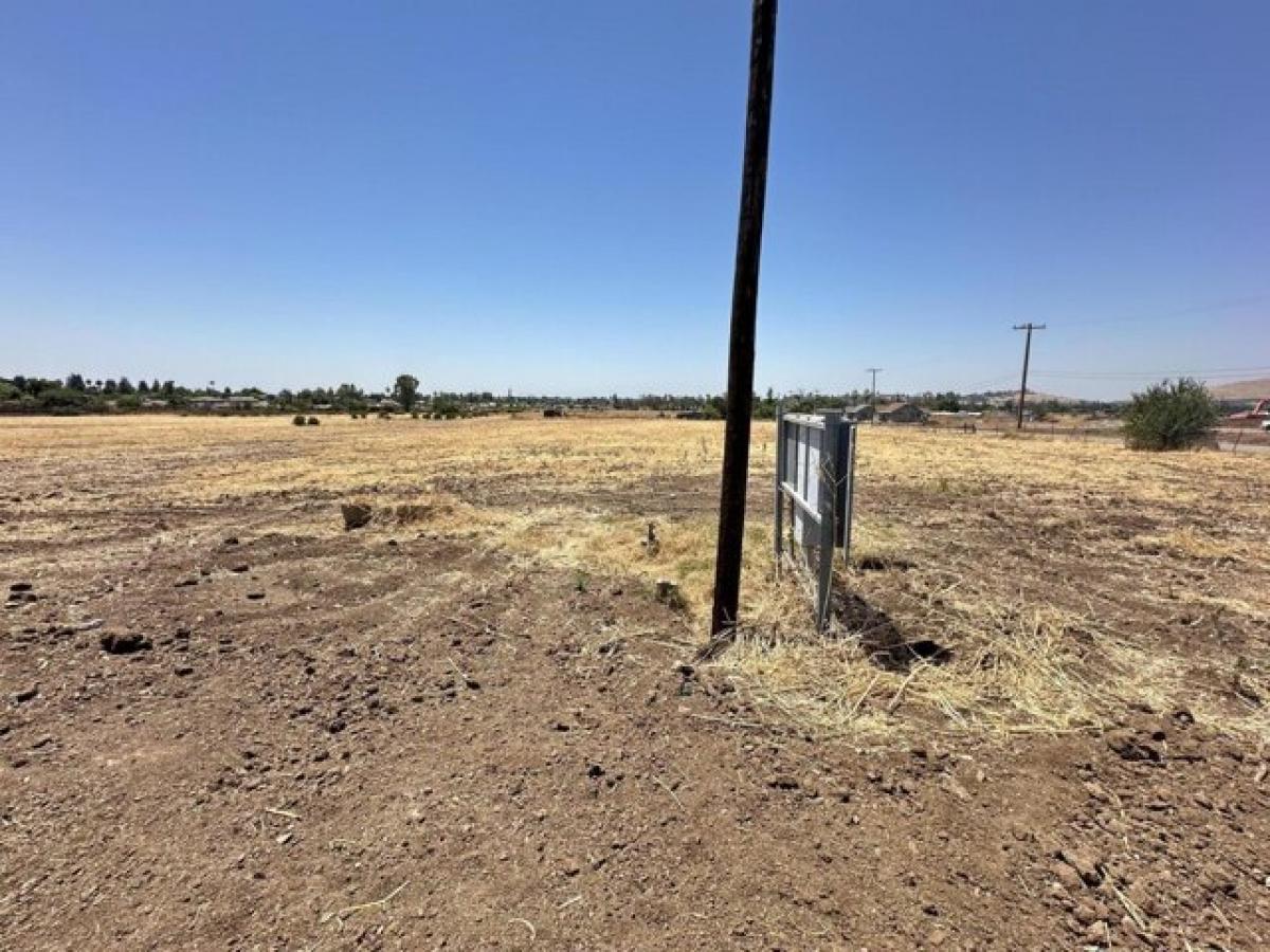  Land in Porterville, USA No. 478374