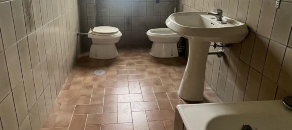 24-salle Bâtiment à Pignataro Maggiore, Italy No. 37617 8