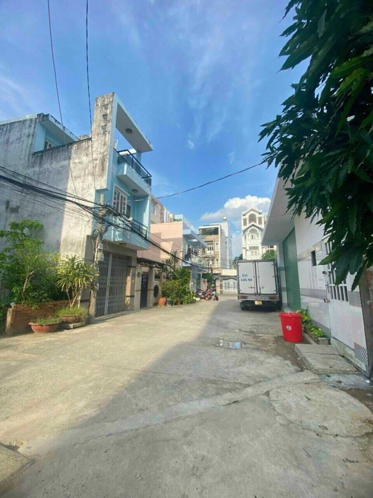 108m² Land in District 7, Vietnam No. 15892