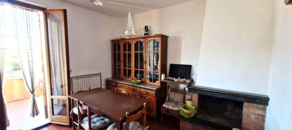 5 rooms Apartment in Foligno, Italy No. 284721 3