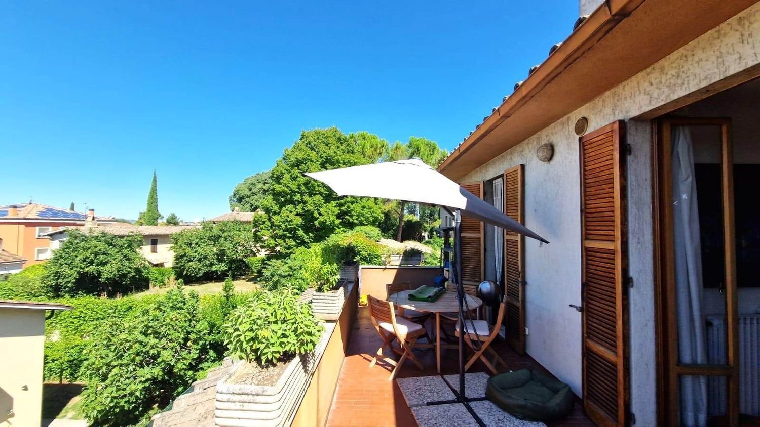 5 rooms Apartment in Foligno, Italy No. 284721