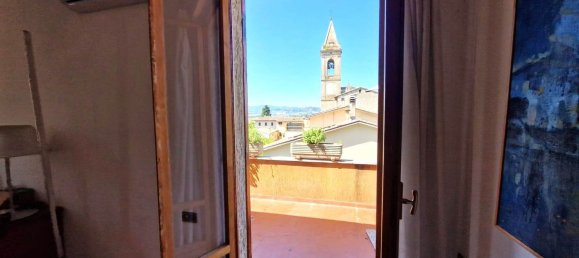 5 rooms Apartment in Foligno, Italy No. 284721 4