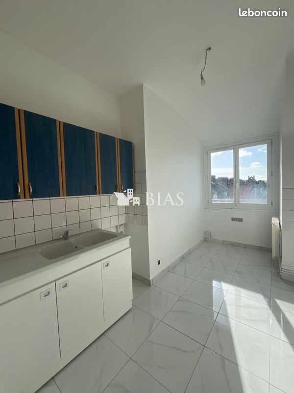 Квартира с 2 спальнями в Эльбёф, Франция № 357254