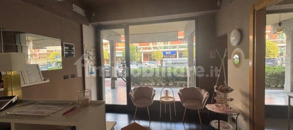 2-Zimmer Gewerbliche Immobilie in Scandicci, Italy, Nr. 326293 5