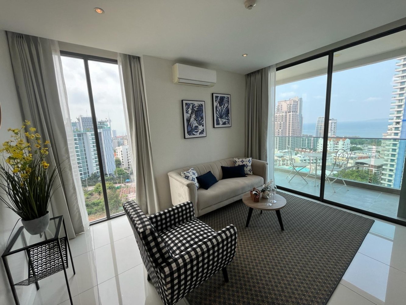 2 bedrooms Apartment in Pattaya, Thailand No. 12945