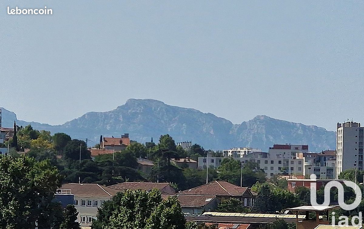 2 bedrooms Apartment in Marseille, France No. 327418