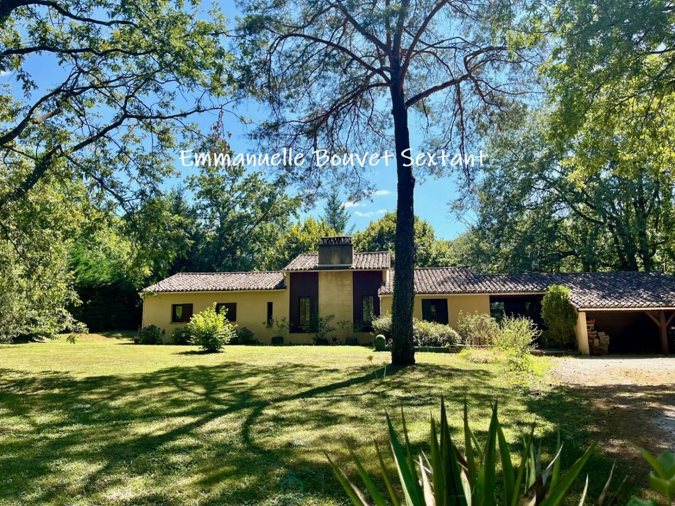 Casa de 4 dormitorios en Dordogne, France No. 306732
