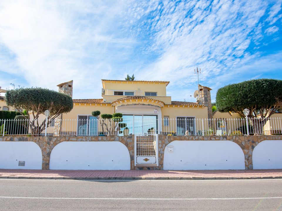 4 bedrooms Villa in Algorfa, Spain No. 183595