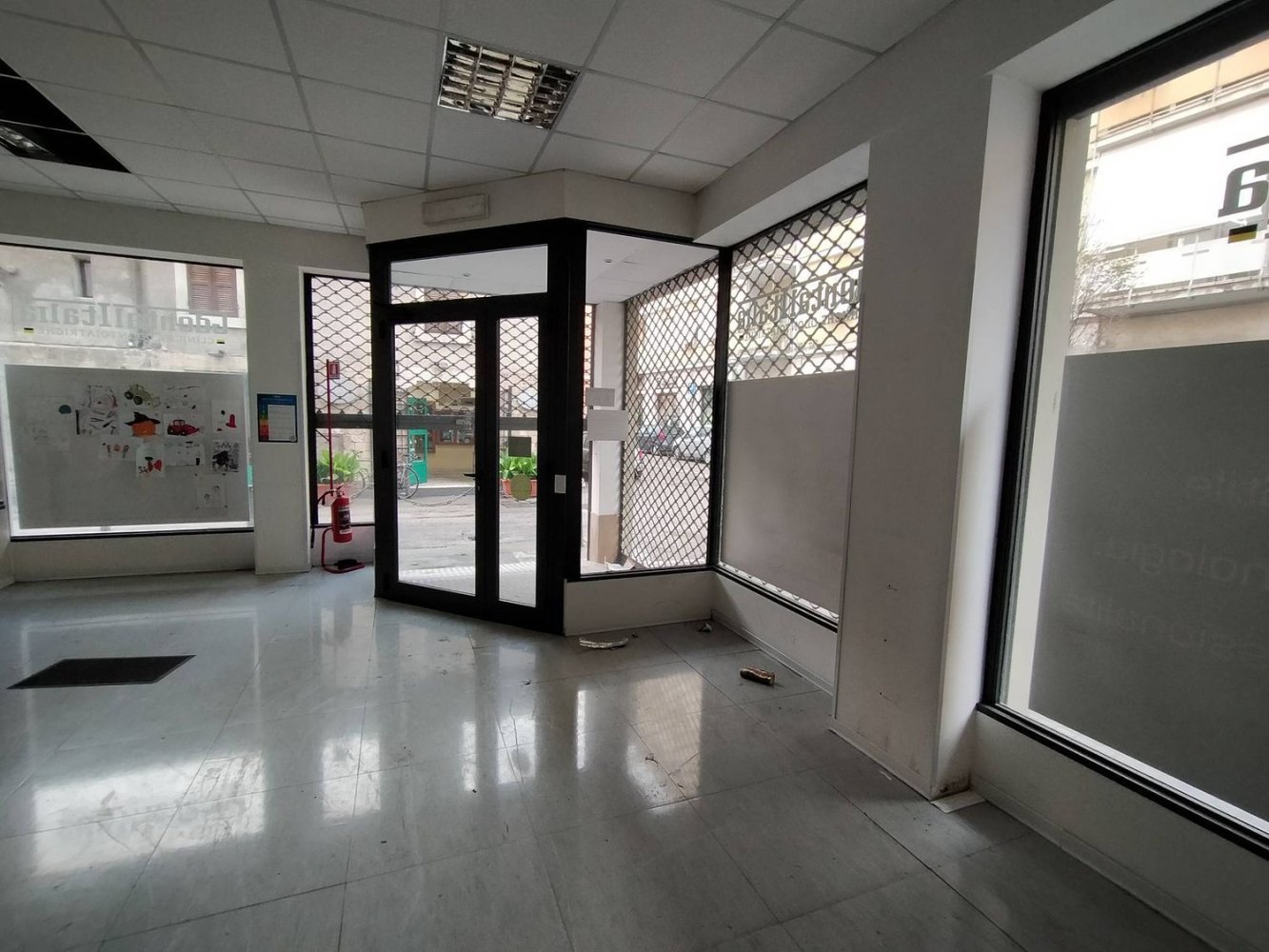 300m² Office in Terni, Italy No. 312662