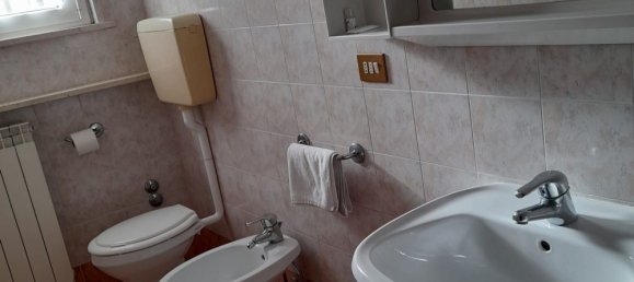 Gewerbliche Immobilie in Udine, Italy 2700m², Nr. 146025 8