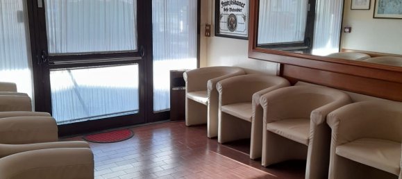 Gewerbliche Immobilie in Udine, Italy 2700m², Nr. 146025 4