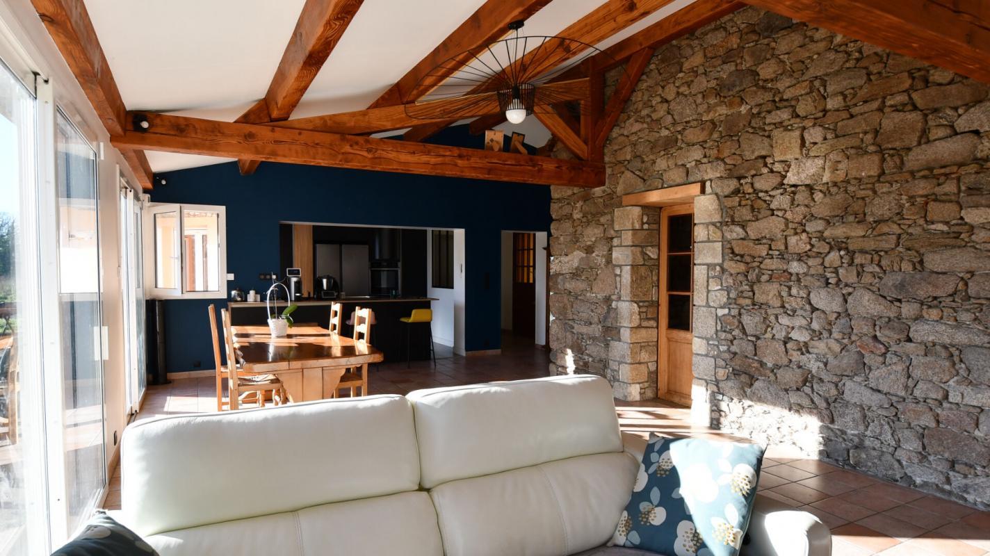 2 bedrooms House in Clisson, France No. 100864