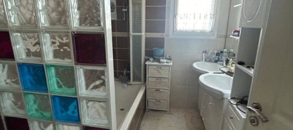 4 bedrooms Villa in Marignane, France No. 331500 19