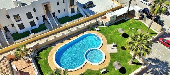 3 bedrooms House in Alicante, Spain No. 133909 2