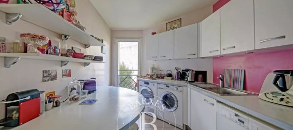 3 bedrooms Apartment in Versailles, France No. 161670 4