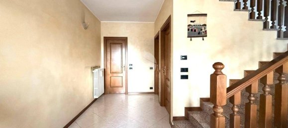 3 bedrooms House in Pontoglio, Italy No. 295904 10