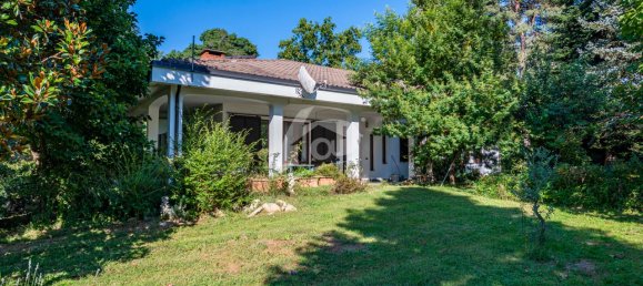 8 rooms Villa in Cadrezzate con Osmate, Italy No. 66426 24