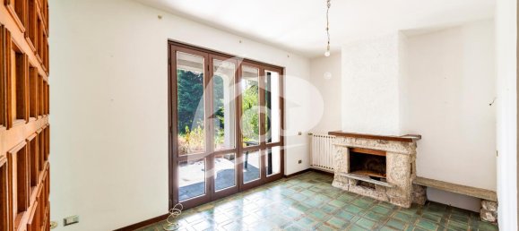 8 rooms Villa in Cadrezzate con Osmate, Italy No. 66426 33