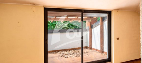 8 rooms Villa in Cadrezzate con Osmate, Italy No. 66426 2