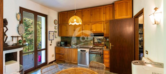 8 rooms Villa in Cadrezzate con Osmate, Italy No. 66426 12