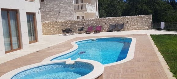 4 bedrooms Commercial property in Budva, Montenegro No. 123 4