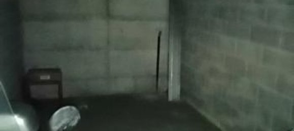 18m² Garage in Parma, Italy No. 251760 2