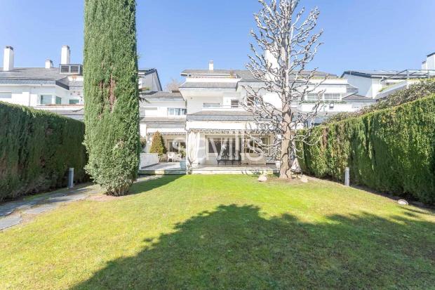 8 bedrooms Townhouse in Pedralbes, Spain No. 173977