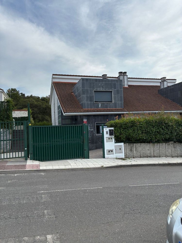 5 bedrooms House in Vilagarcia de Arousa, Spain No. 192852