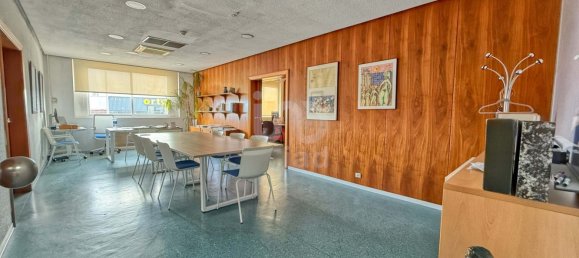 Edificio en Castellón de la Plana, Spain 8738 m² No. 138133 4