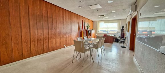 Edificio en Castellón de la Plana, Spain 8738 m² No. 138133 2