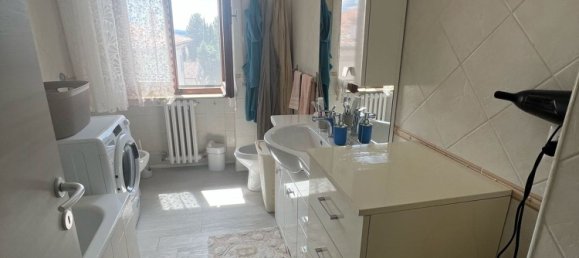 3 rooms Apartment in Foiano della Chiana, Italy No. 281586 10