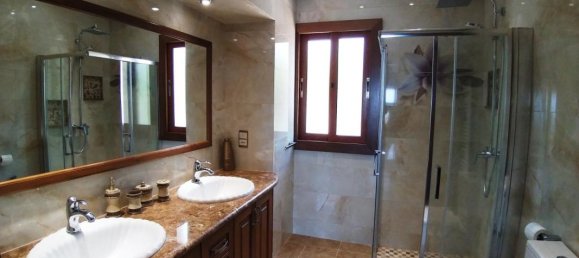 Villa de 4 dormitorios en Paphos, Cyprus No. 12682 3